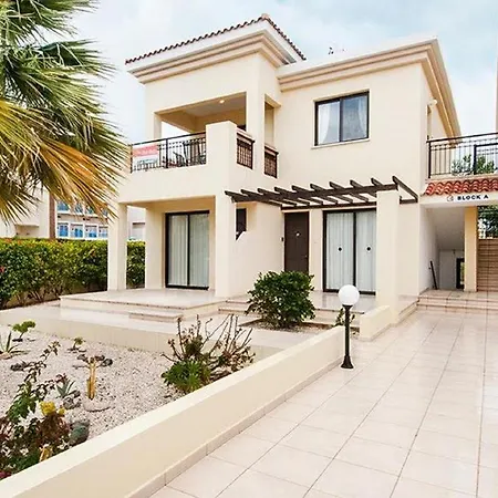 Beautiful 2-Bedroom Apartment - Great Location *