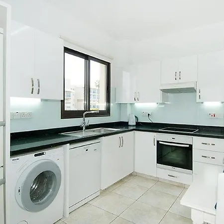 Apartment Beautiful 2-Bedroom Apartment - Great Location *